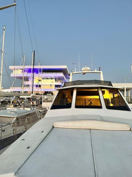 Noche Insolita En Yate De 16M A 2 Minutos De La Playa Valencia Eksteriør billede